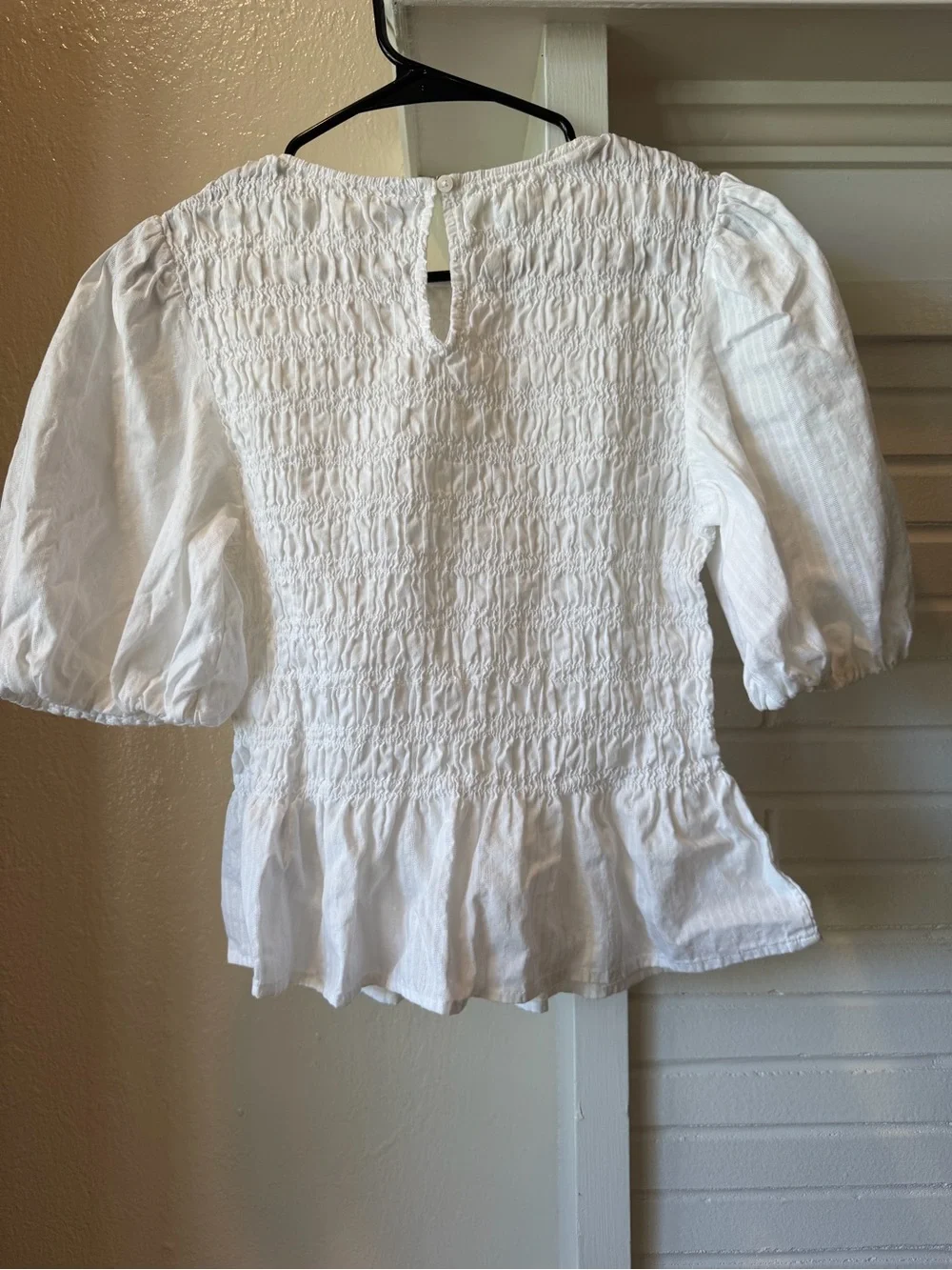 Old Navy White Smocked Peplum Puff Sleeve Blouse Size Small Tall